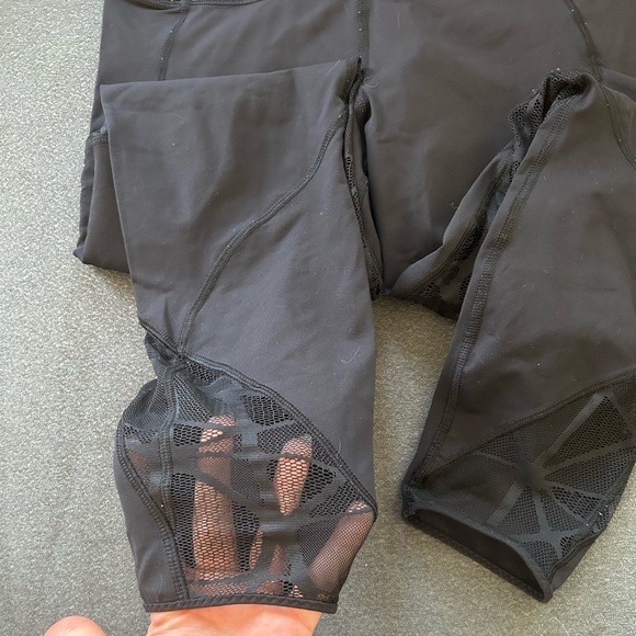 Lace Lululemon leggings - Picture 2 of 4